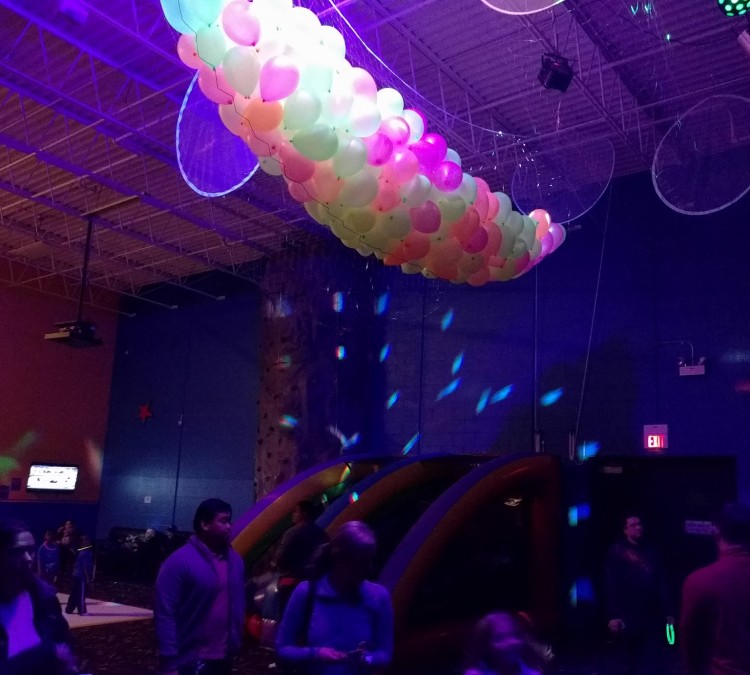 Pump It Up Glenview Kids Birthdays and More (Glenview,&nbspIL)
